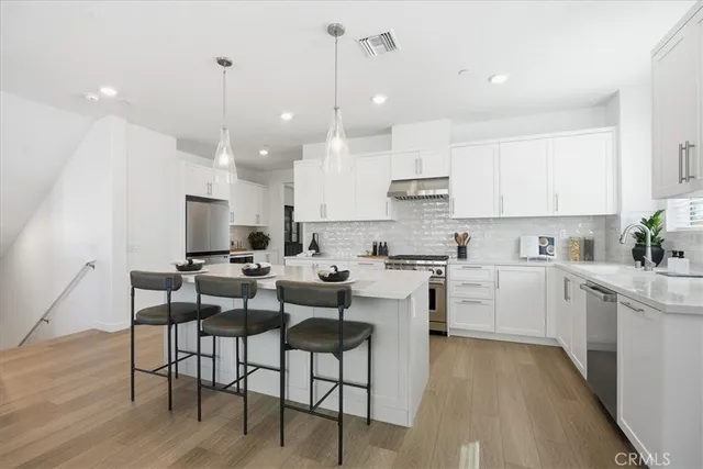 $1,335,471 | 2392 Haley Pt Drive, Unit 104, Ventura, CA 93003