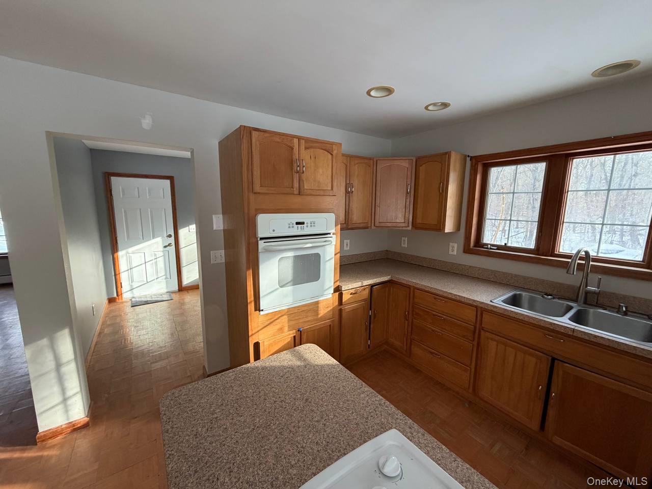 535 Creek Road Poughkeepsie, NY 12601 - Photo 15 of 31