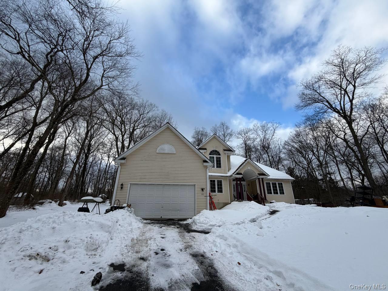 535 Creek Road Poughkeepsie, NY 12601 - Photo 3 of 31