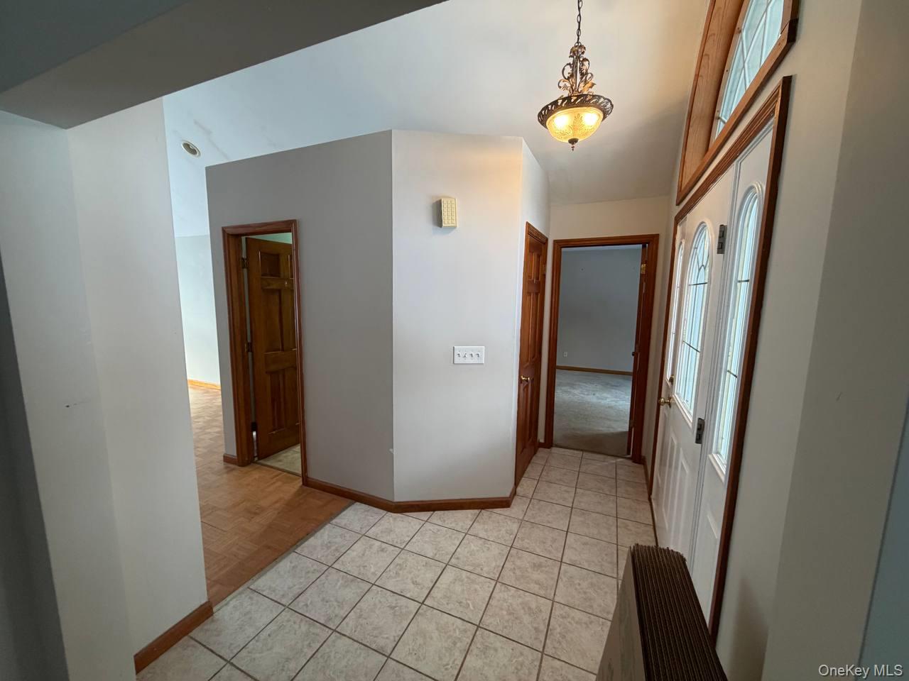 535 Creek Road Poughkeepsie, NY 12601 - Photo 5 of 31