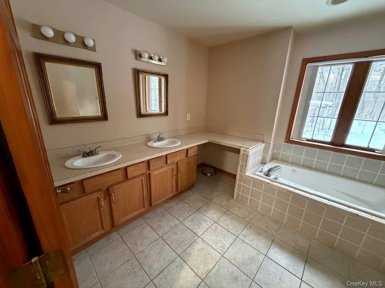 535 Creek Road Poughkeepsie, NY 12601 - Photo 8 of 31