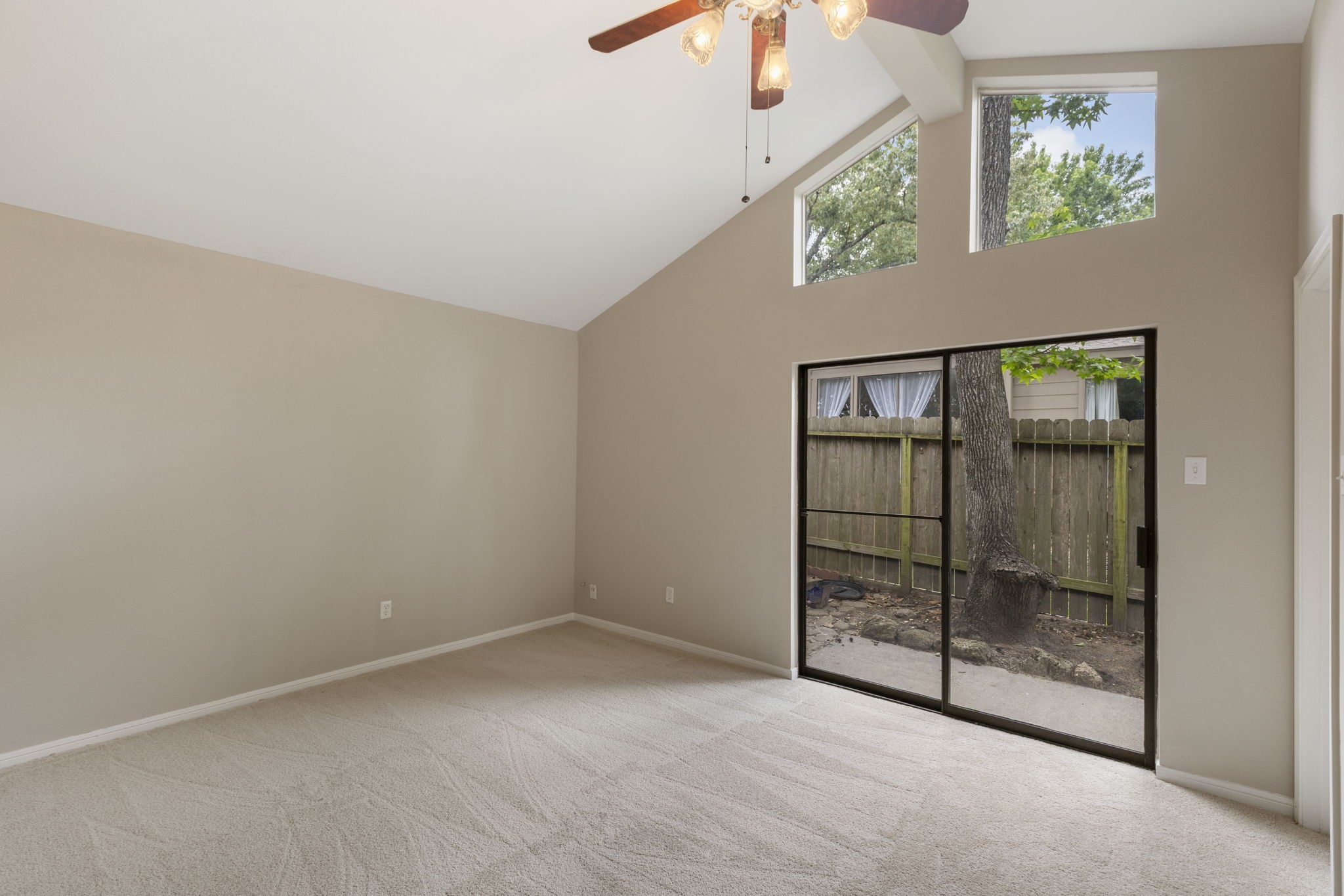 49 April Village Conroe, TX 77356 - Photo 26 of 46 an empty room with windows