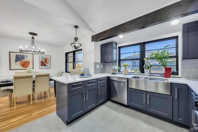 $1,198,888 | 8 Barbara Lane, Jericho, NY 11753