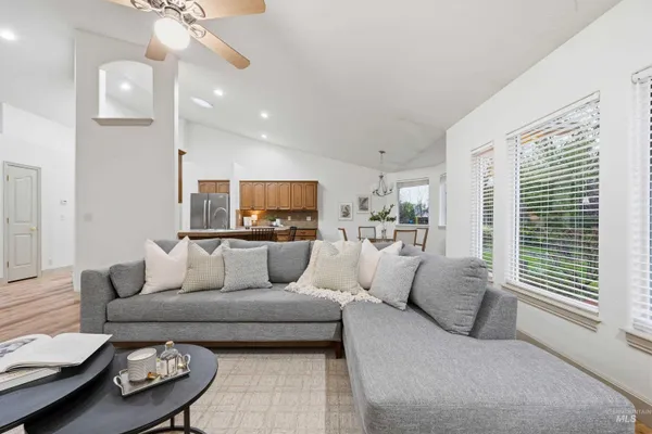$579,900 | 2095 East Celia Court, Eagle, ID 83616