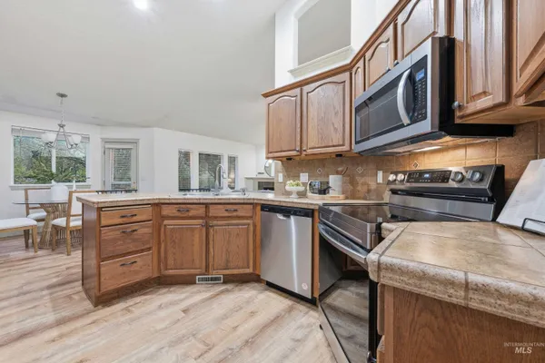 $579,900 | 2095 East Celia Court, Eagle, ID 83616