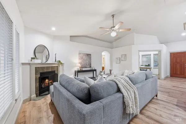 $579,900 | 2095 East Celia Court, Eagle, ID 83616