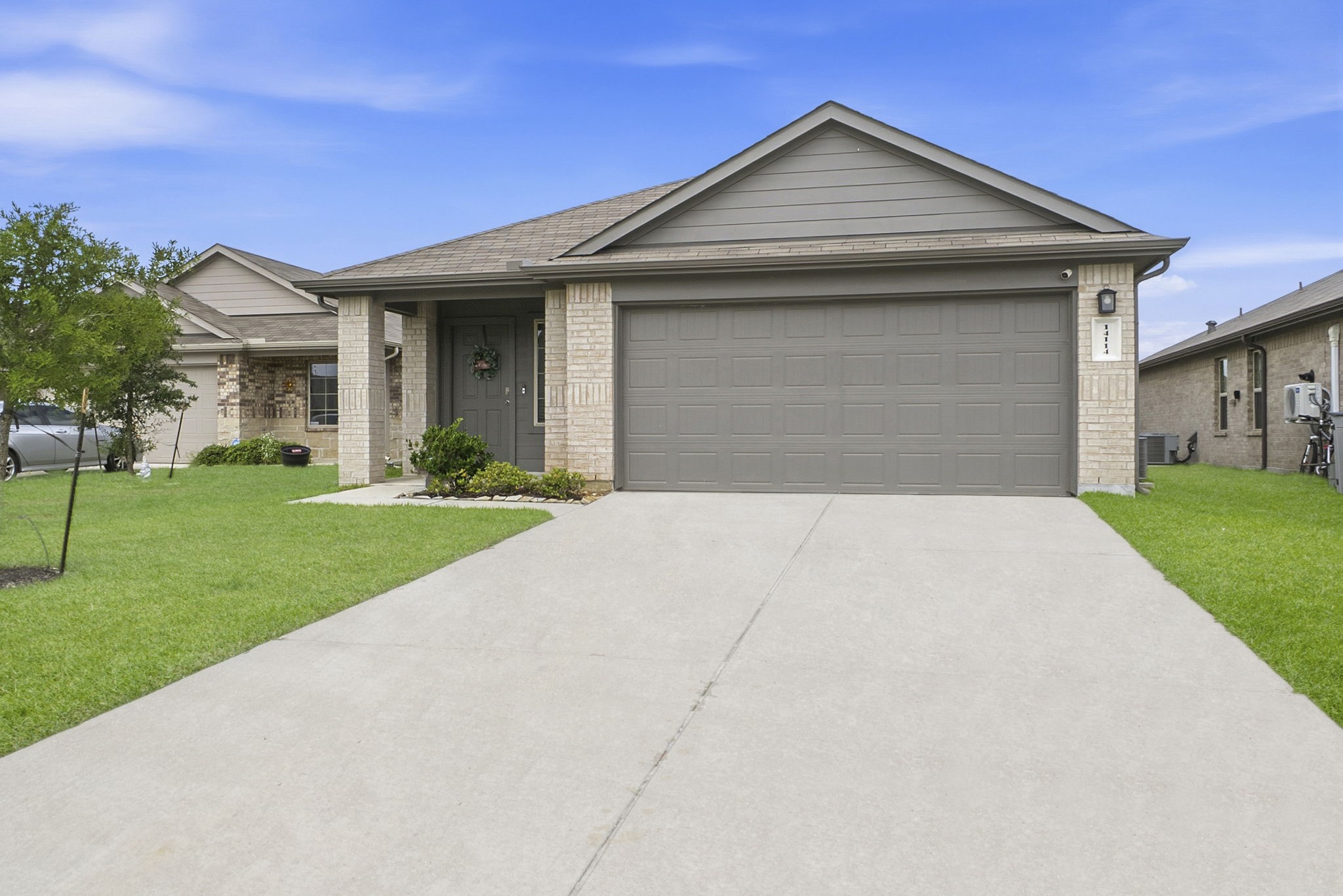 14114 Sandy Pnes Court Conroe, TX 77302 - Photo 2 of 43