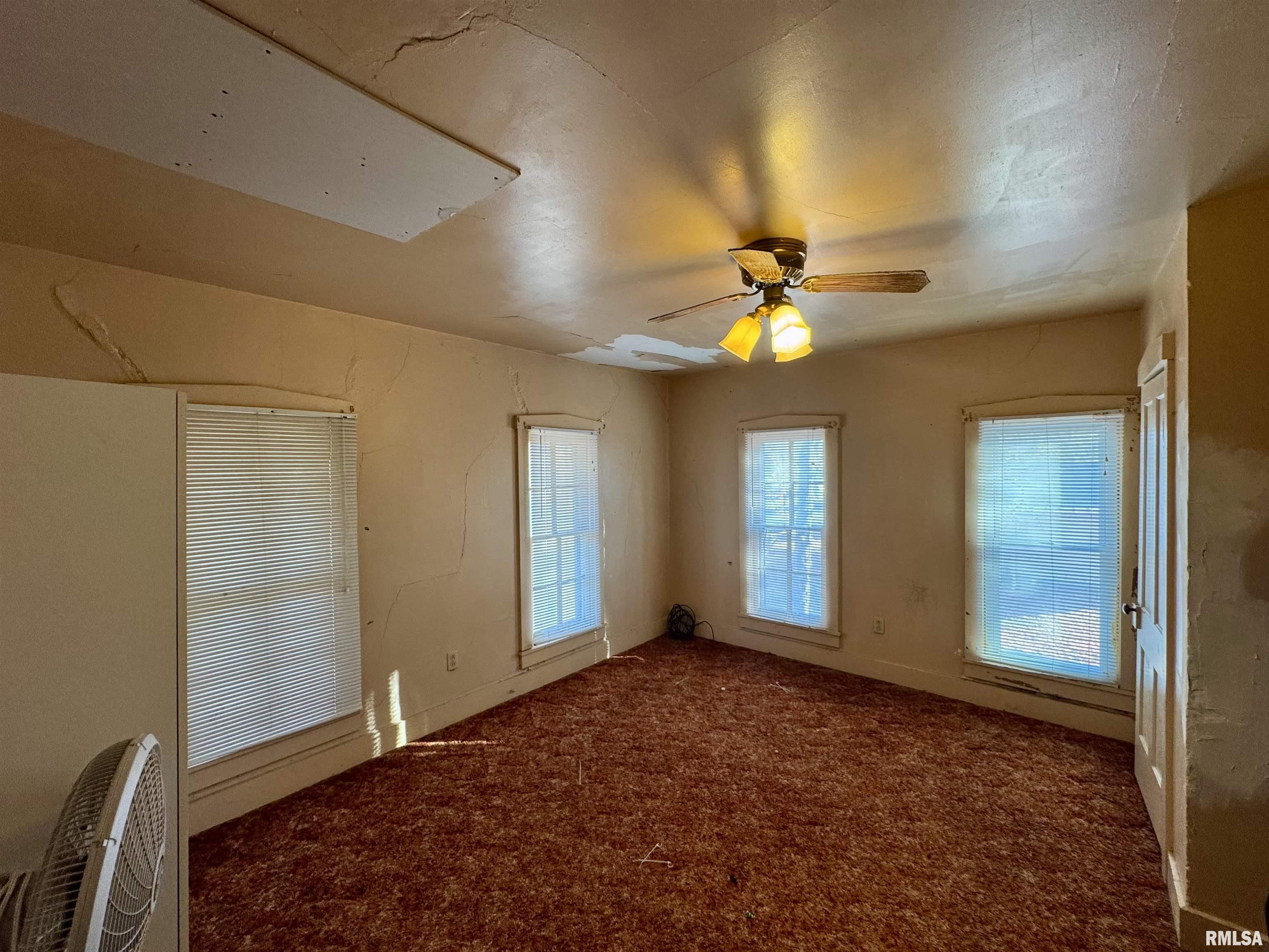 309 North Main Street Payson, IL 62360 - Photo 13 of 22