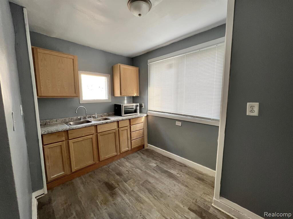 13207 Compass Street Detroit, MI 48227 - Photo 5 of 21 Compass 3