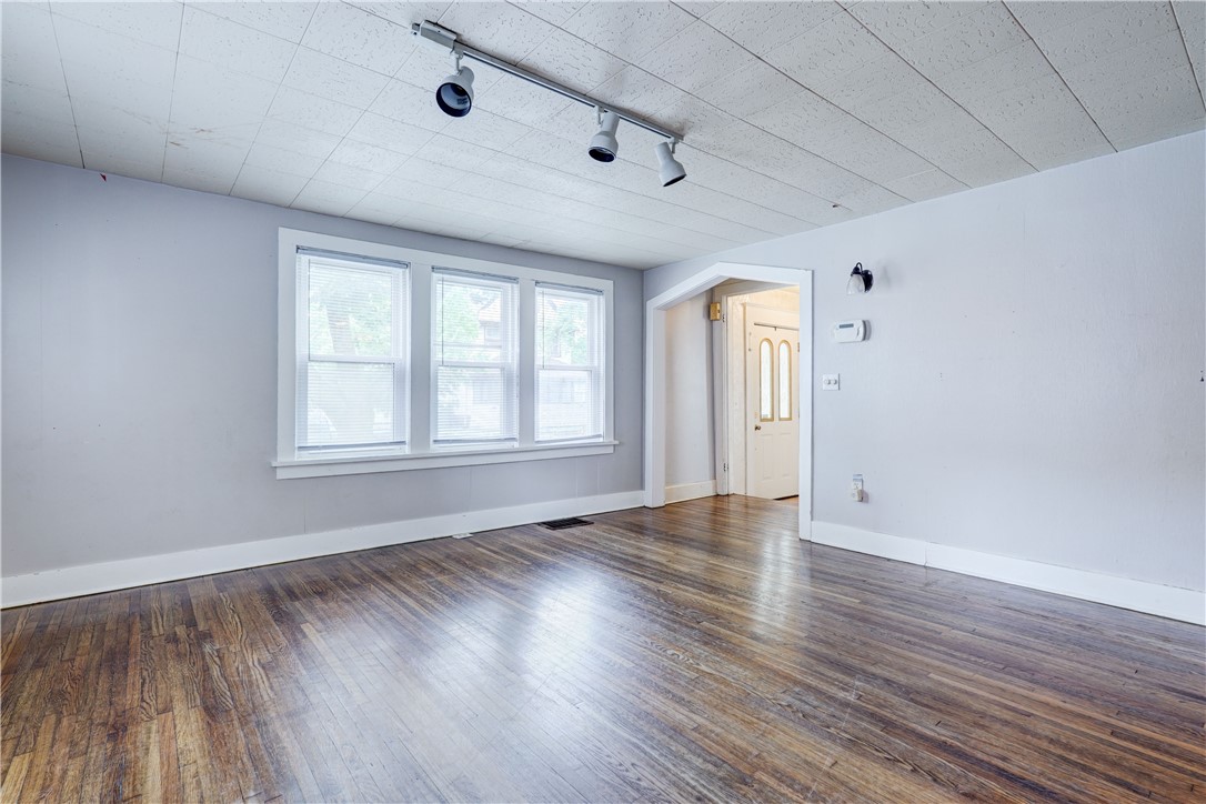 420 Gregory Street Rochester, NY 14620 - Photo 15 of 33