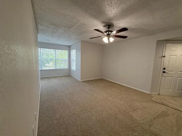 $1,275 | 5164 Conroy Road, Unit 1526, Orlando, FL 32811