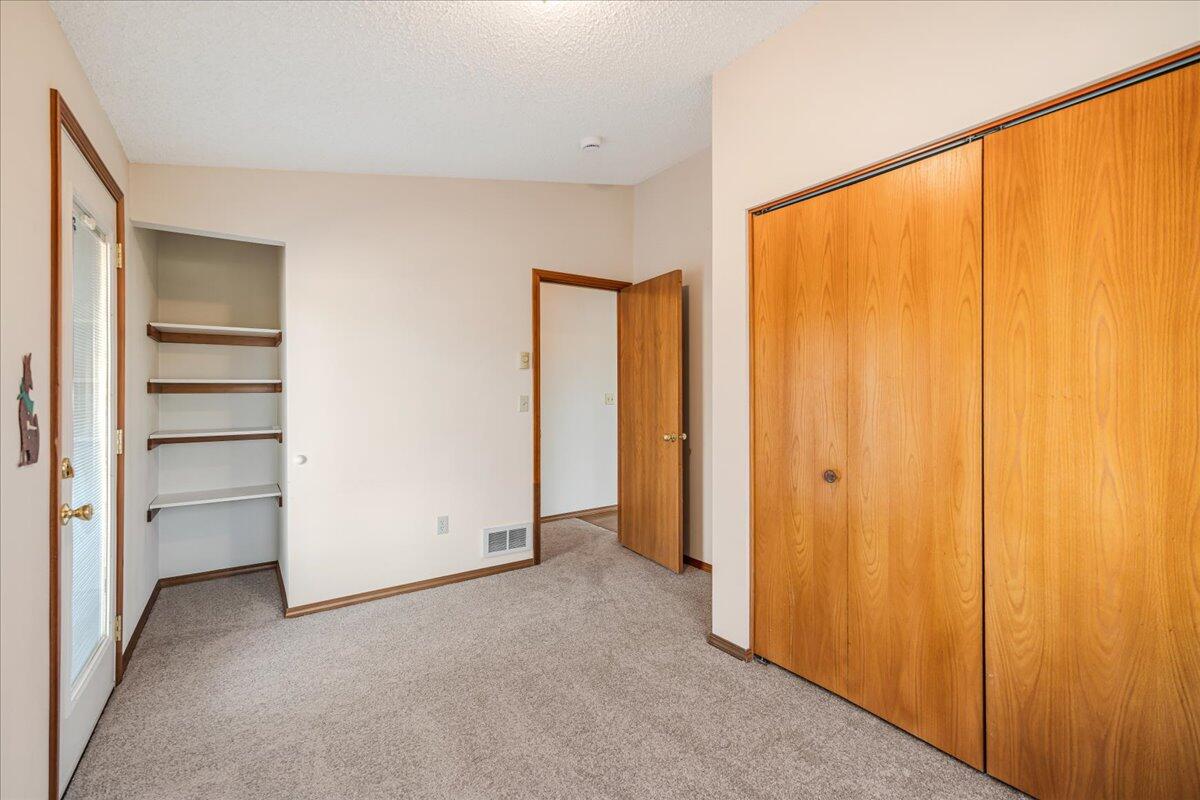 19304 Baker Road Bend, OR 97702 - Photo 24 of 38 This room has access to the garden area and would be great as a bedroom or office