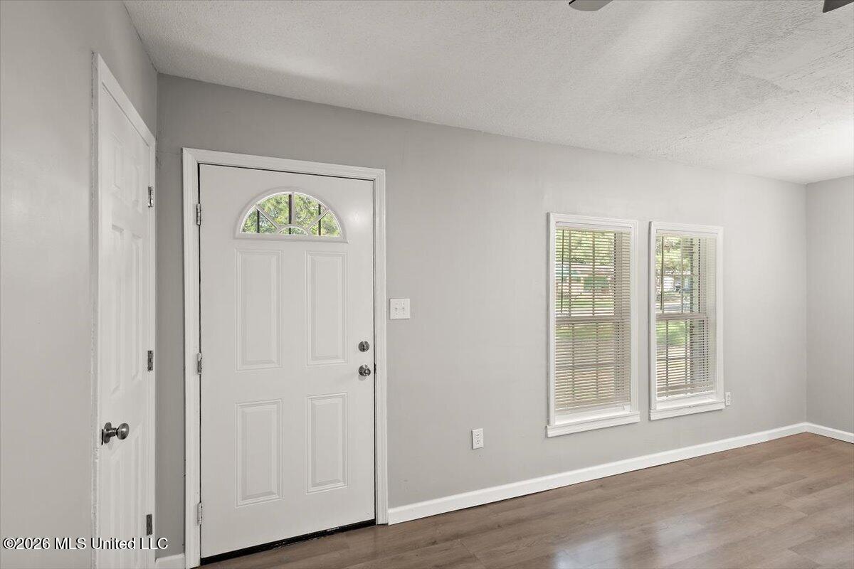 3723 John Adams Road Jackson, MS 39213 - Photo 4 of 21 Living Room