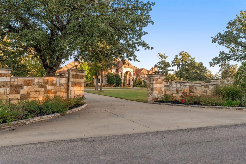 610 River Ranch Road Aledo, TX 76008 - Photo 5 of 40 Gate with a lawn