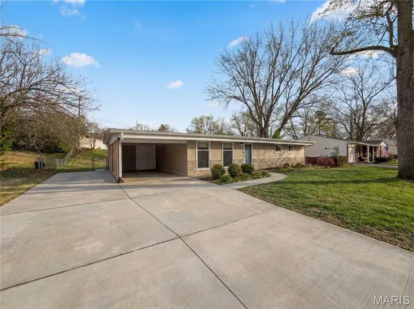 $361,000 | 510 Wicklow Drive, Ballwin, MO 63021