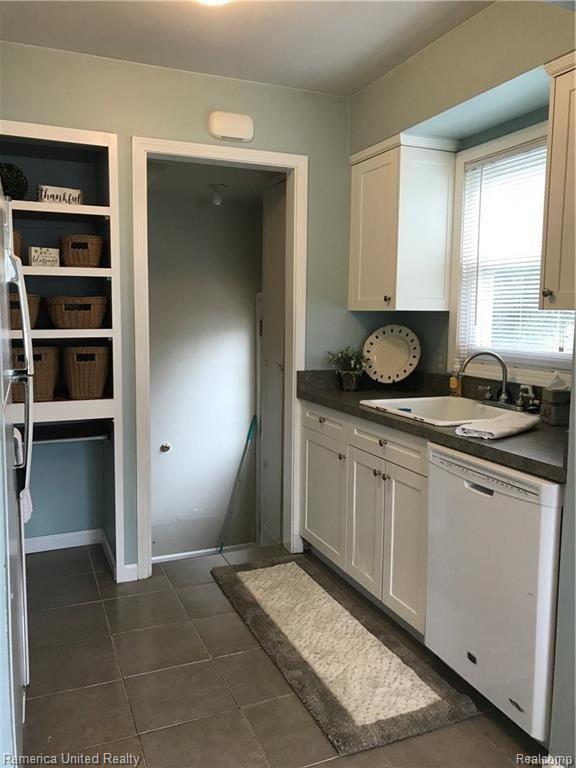 16935 West 12 Mile Road Southfield, MI 48076 - Photo 8 of 15 12 KITCHEN.jpg