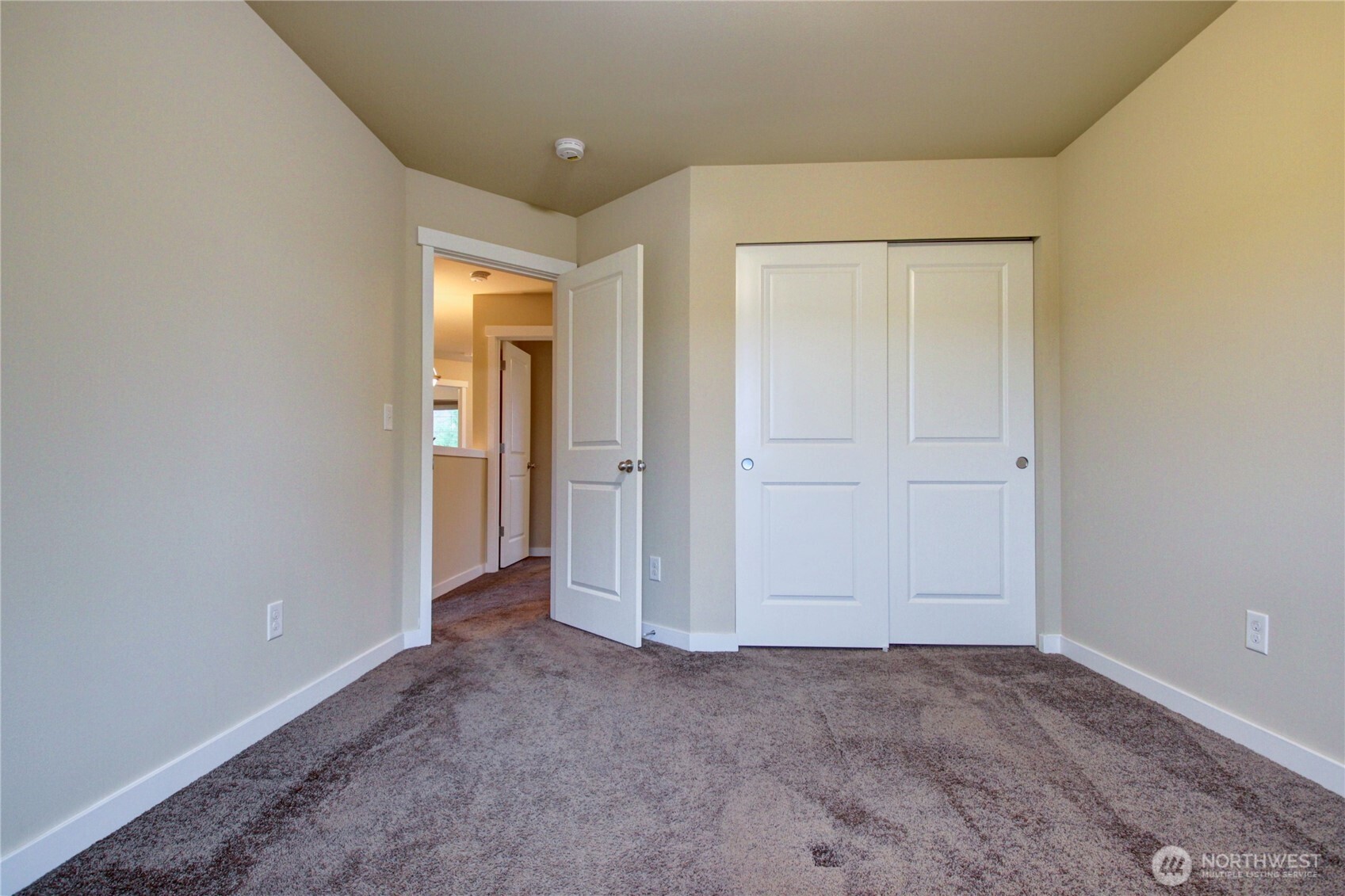 1709 Hillcrest Loop Mount Vernon, WA 98274 - Photo 35 of 40 a view of an empty room