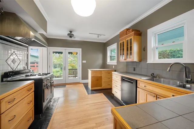 $895,000 | 1723 Marshall Street, Houston, TX 77098