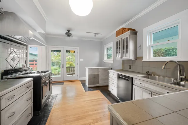 $895,000 | 1723 Marshall Street, Houston, TX 77098