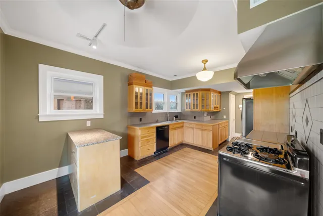 $895,000 | 1723 Marshall Street, Houston, TX 77098