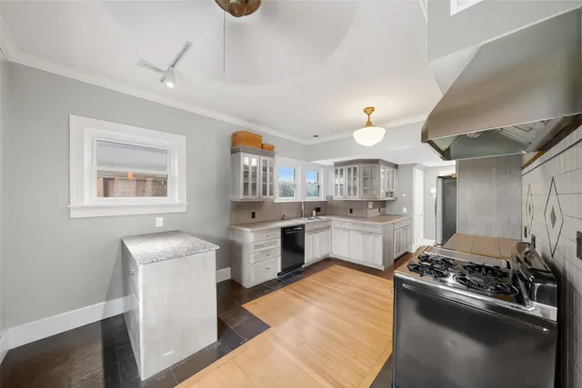 $895,000 | 1723 Marshall Street, Houston, TX 77098