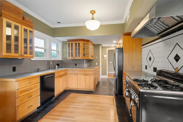 $895,000 | 1723 Marshall Street, Houston, TX 77098