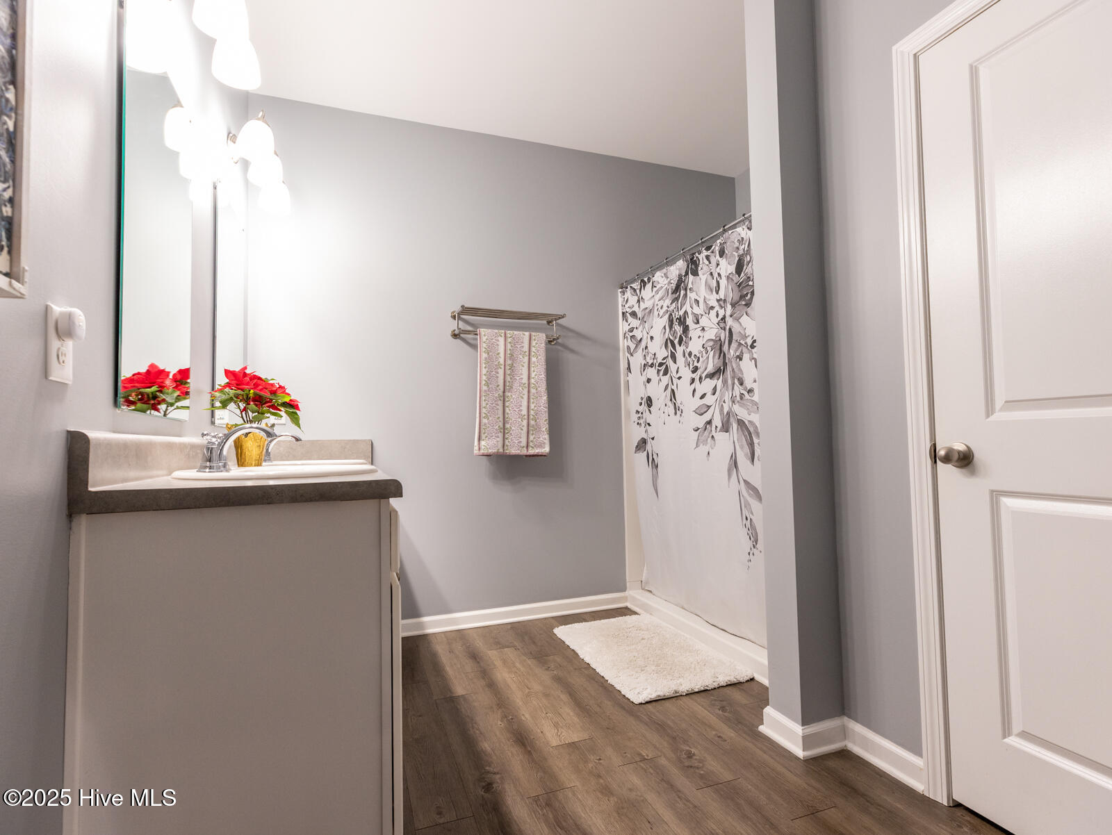 120 Mardella Way Holly Ridge, NC 28445 - Photo 17 of 34 Owner's bath