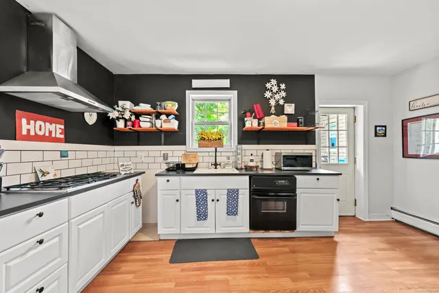 $300,000 | 23 Hotchkiss Street, Middletown, CT 06457