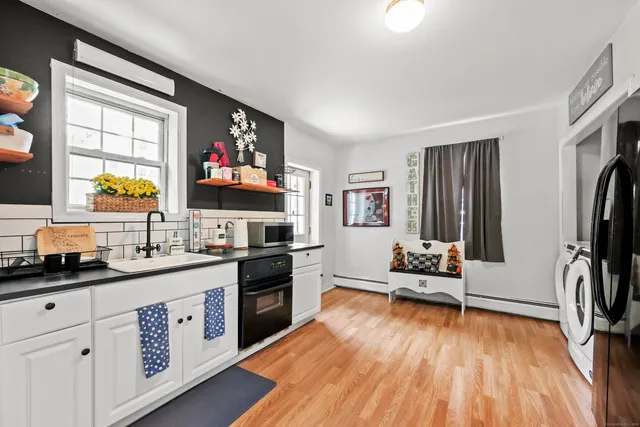 $300,000 | 23 Hotchkiss Street, Middletown, CT 06457