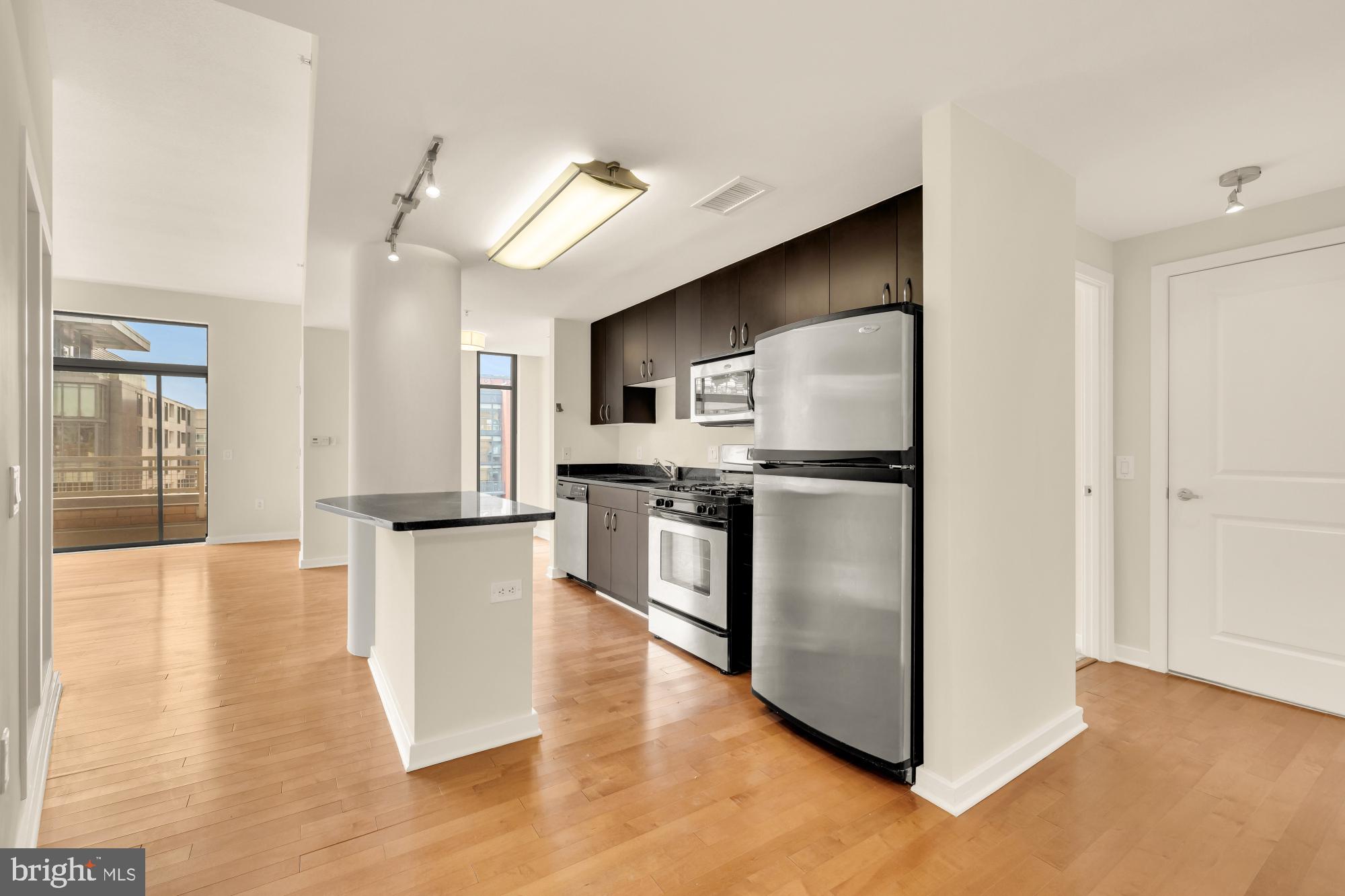475 K Street Northwest, Unit 1123 Washington, DC 20001 - Photo 4 of 36