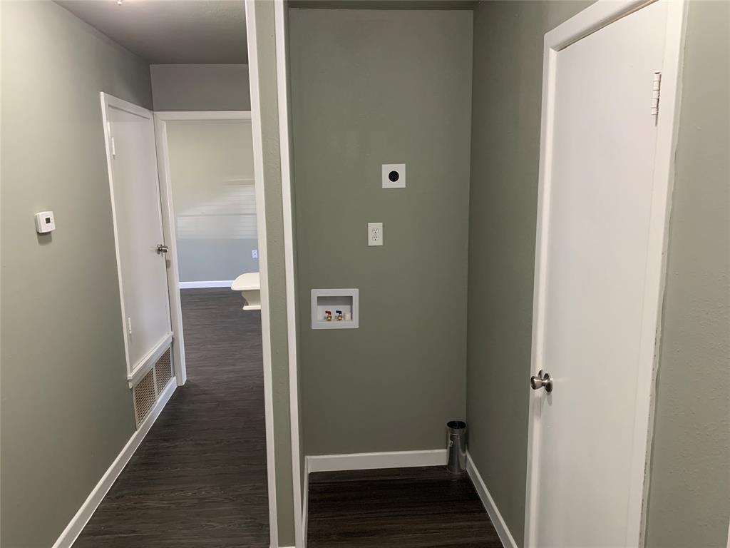 721 Barbara Street Athens, TX 75751 - Photo 15 of 18 a view of bathroom