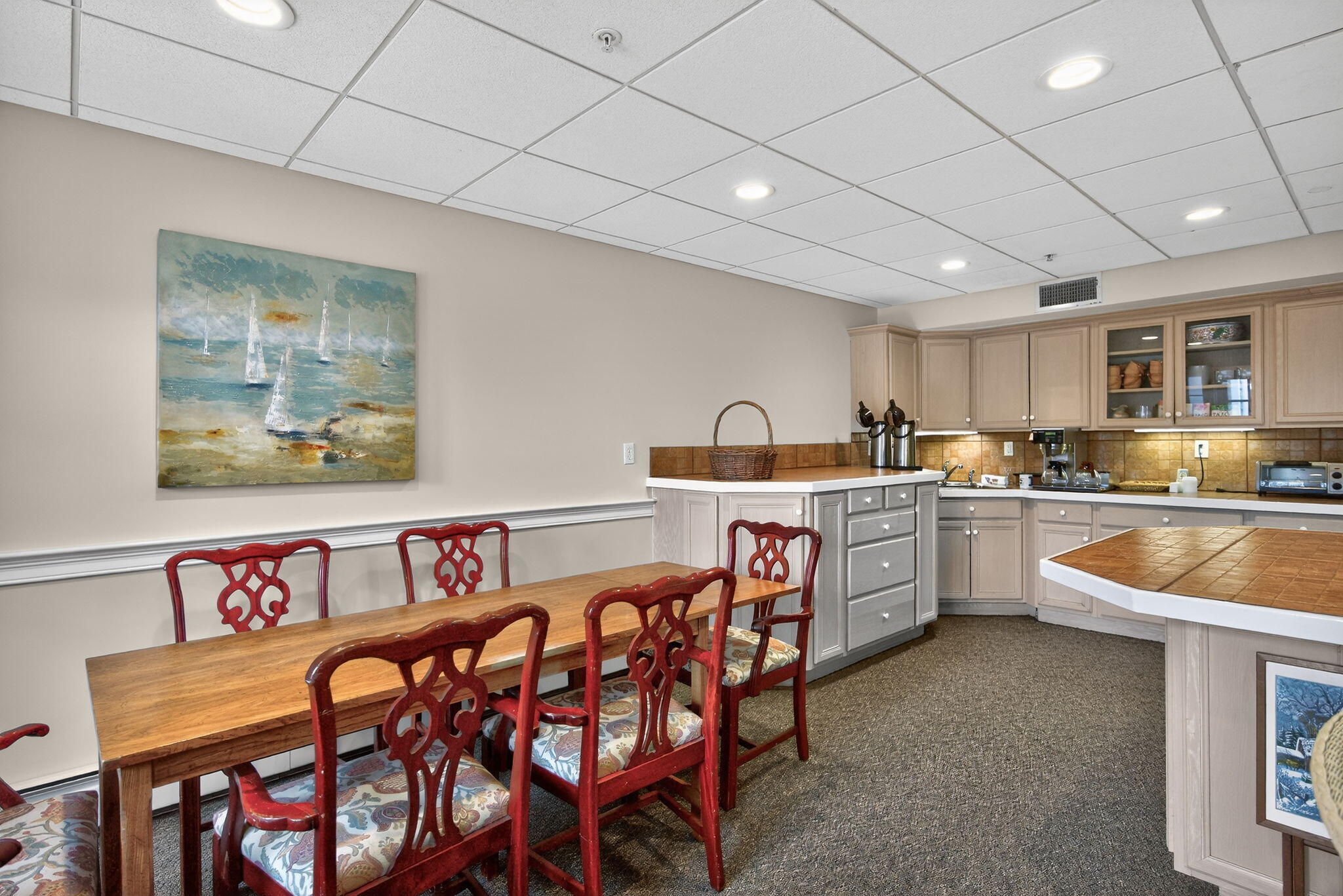912 Main Street, Unit 308 Chatham, MA 02633 - Photo 53 of 65 Country kitchen/common area
