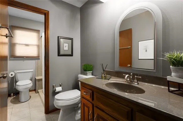 $400,000 | 10152 Edelweiss Circle, Merriam, KS 66203