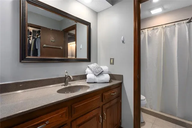 $400,000 | 10152 Edelweiss Circle, Merriam, KS 66203