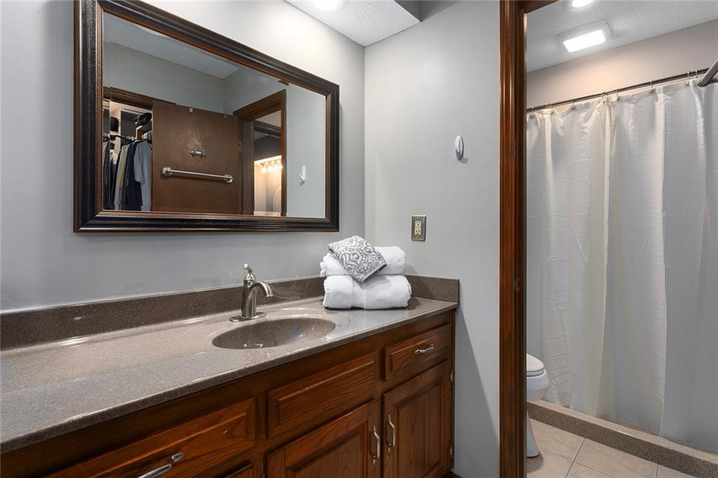 10152 Edelweiss Circle Merriam, KS 66203 - Photo 18 of 38