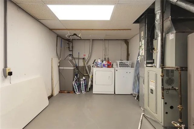 $400,000 | 10152 Edelweiss Circle, Merriam, KS 66203