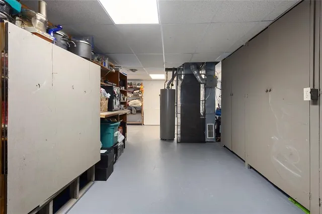 $400,000 | 10152 Edelweiss Circle, Merriam, KS 66203