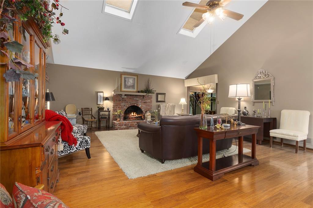 10152 Edelweiss Circle Merriam, KS 66203 - Photo 6 of 38