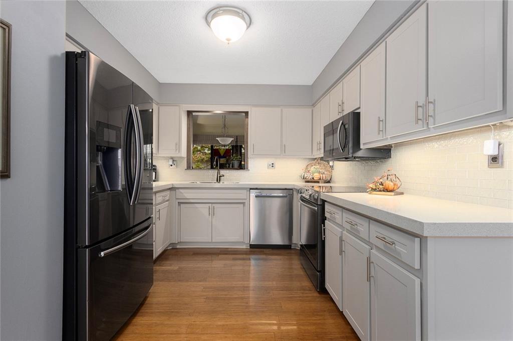 10152 Edelweiss Circle Merriam, KS 66203 - Photo 7 of 38