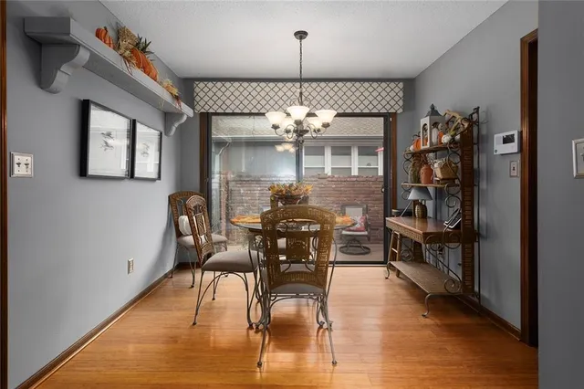 $400,000 | 10152 Edelweiss Circle, Merriam, KS 66203