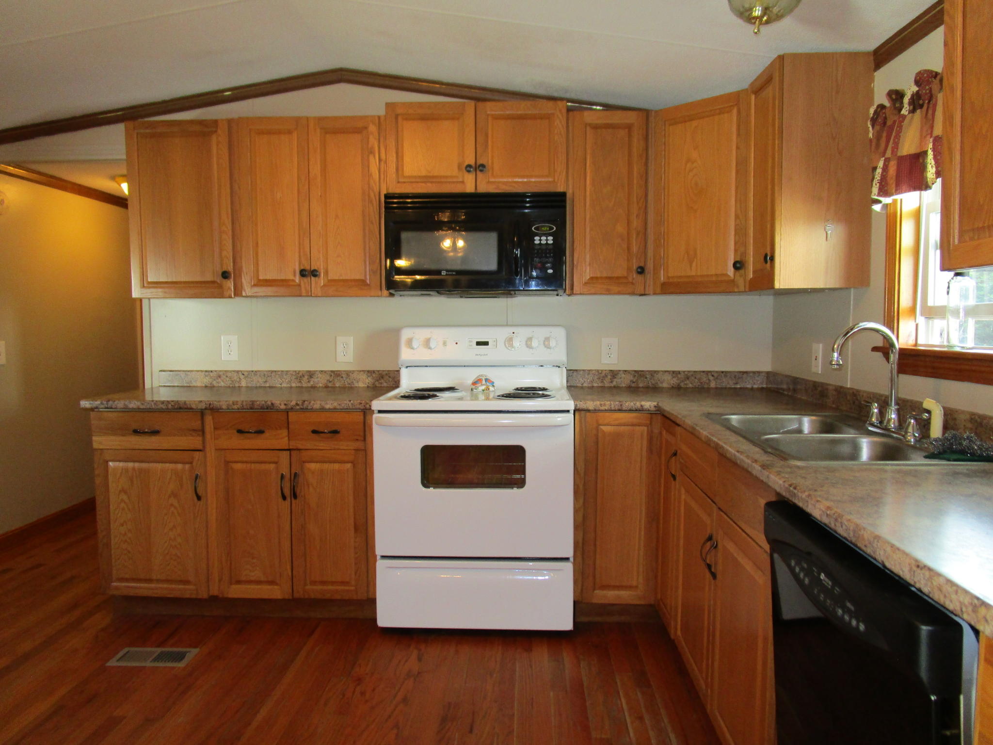 179 Ellingwood Road Paris, ME 04281 - Photo 3 of 19 bl14