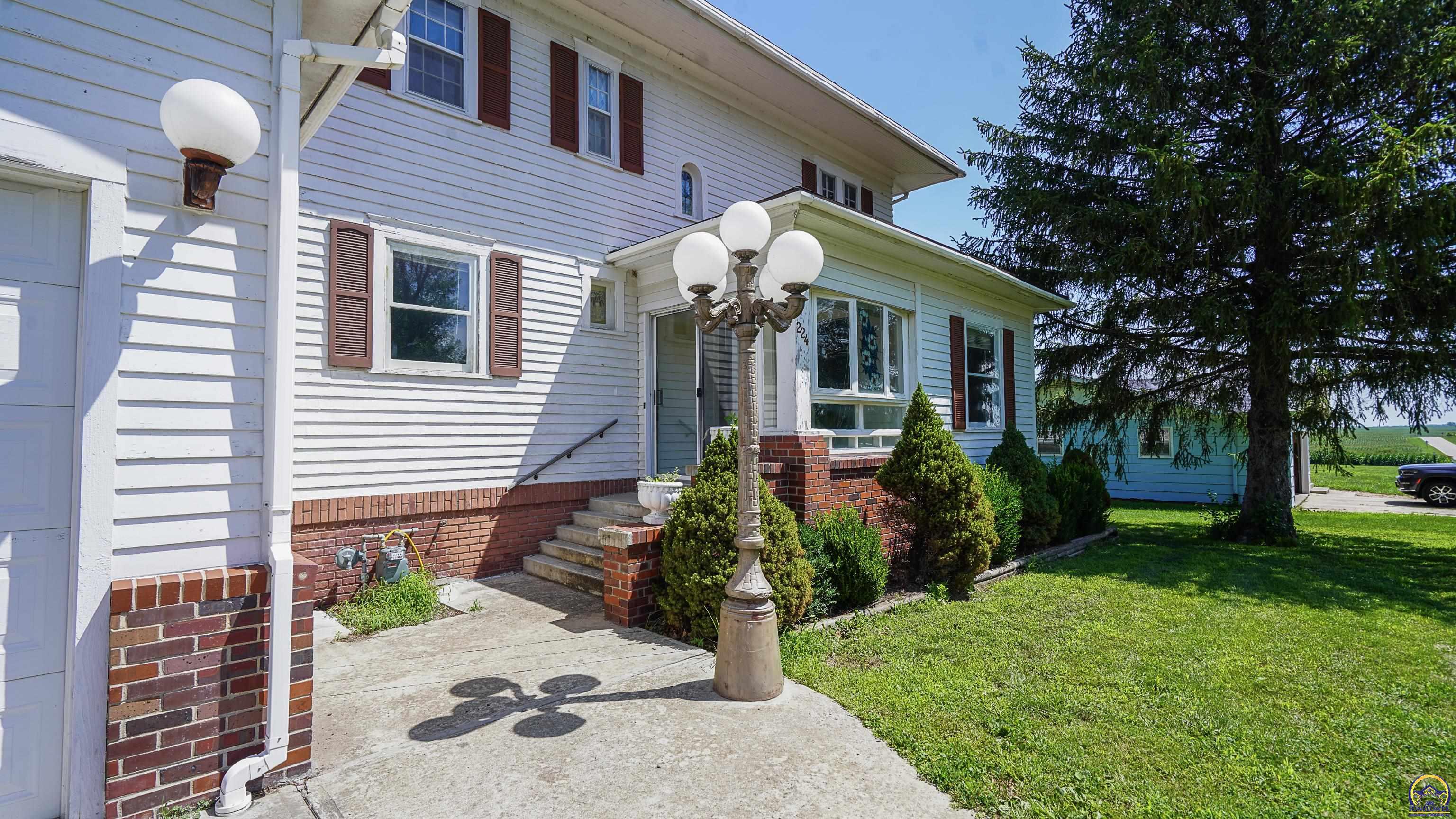 224 Main Street Everest, KS 66424 - Photo 4 of 34