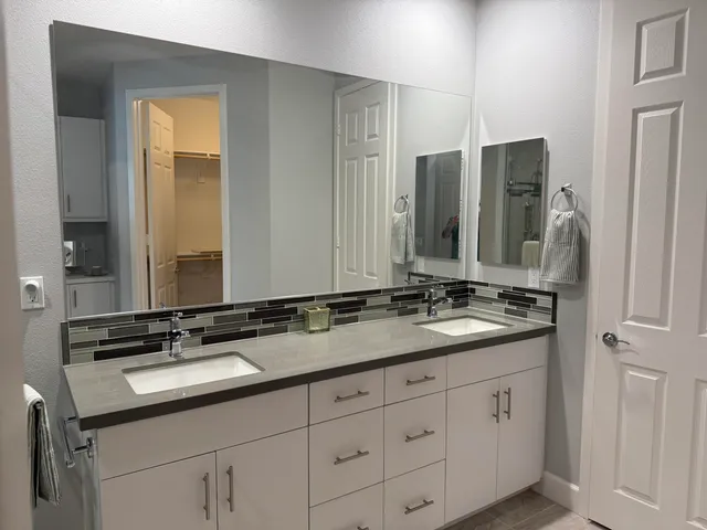 a bathroom with a toilet