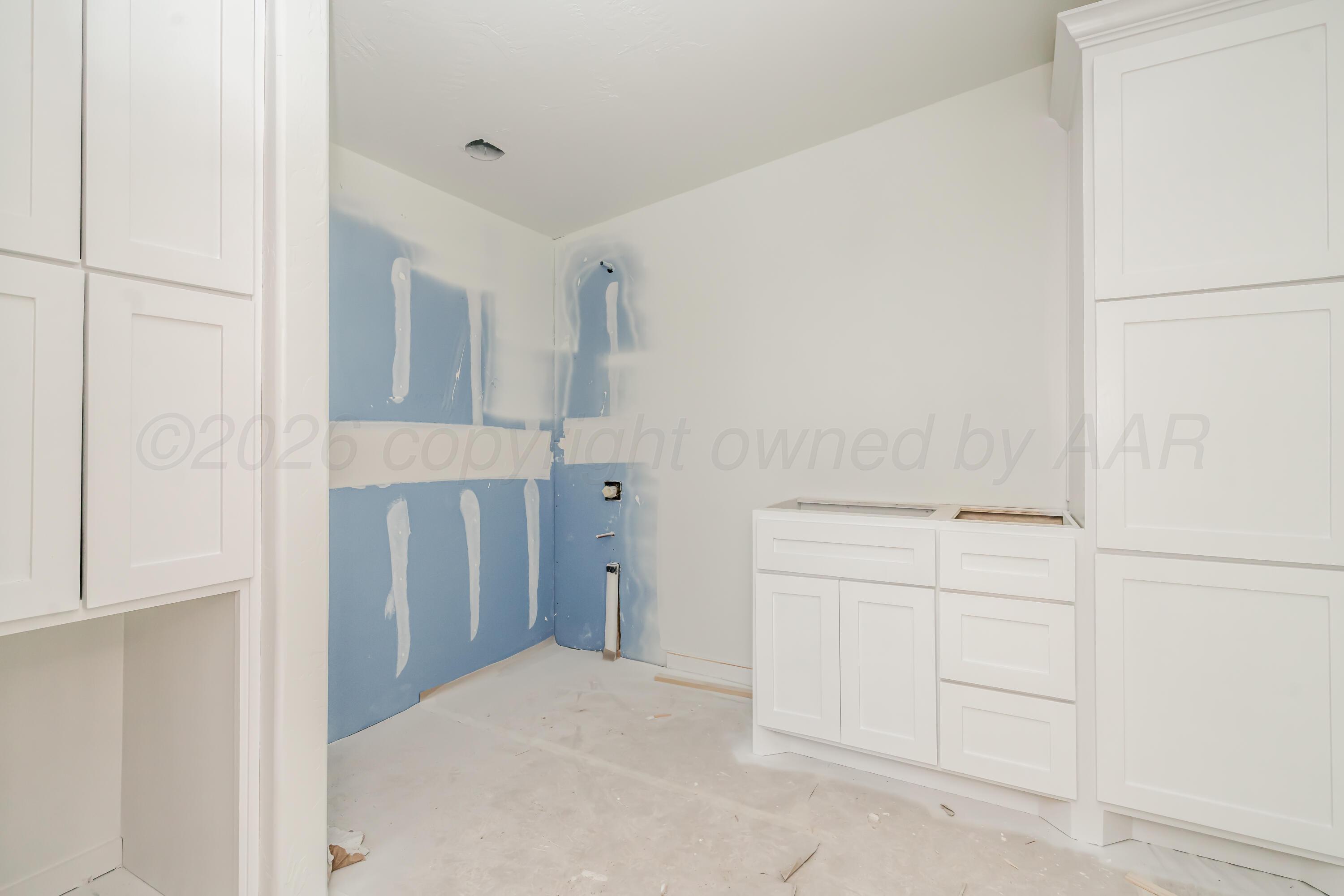 19900 Indian Spring Trail Amarillo, TX 79124 - Photo 24 of 33 a view of cabinets