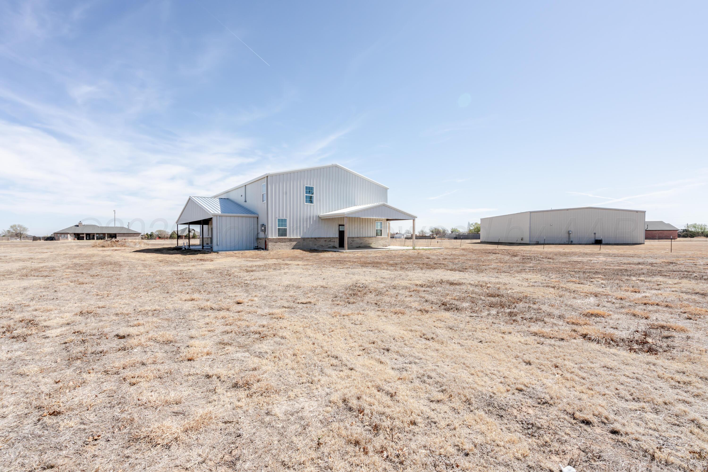 19900 Indian Spring Trail Amarillo, TX 79124 - Photo 29 of 33 a view of a garage