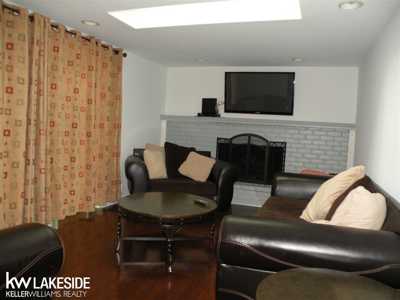 8590 Chicago Road Warren, MI 48093 - Photo 9 of 17 31330140-8.JPG
