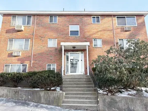 $2,600 | 6 Norumbega Terrace, Unit 10, Waltham, MA 02453