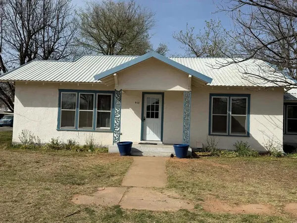$128,000 | 410 West Reiman Street, Seymour, TX 76380