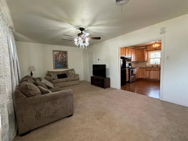 $128,000 | 410 West Reiman Street, Seymour, TX 76380