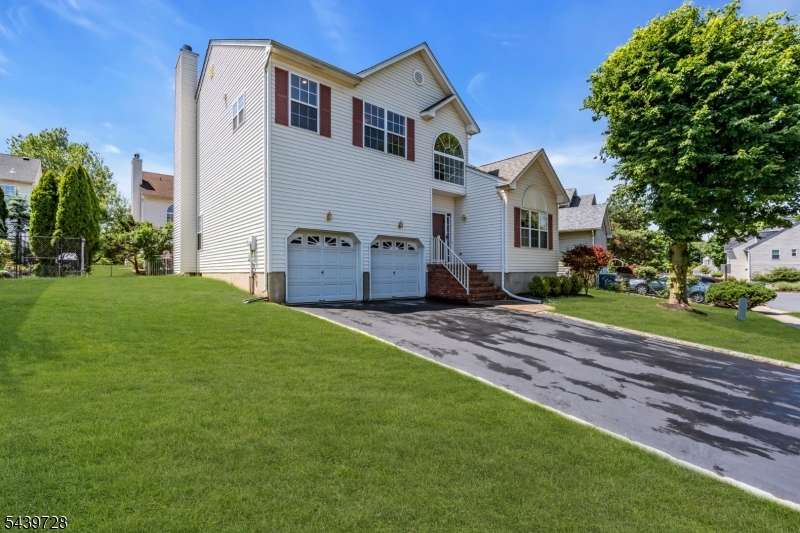 17 O Keefe Road Bridgewater, NJ 08807 - Photo 4 of 49